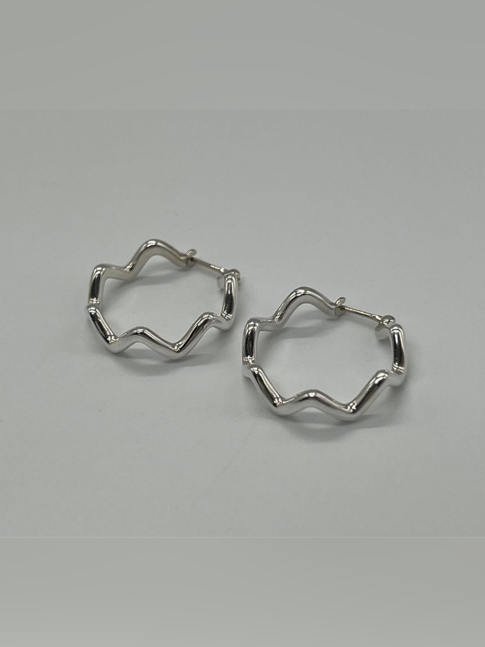 Wave Hoop Earrings M1861
